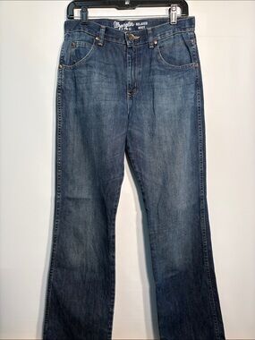 Wrangler Women's Boot Cut Jeans in Medium Blue Wash